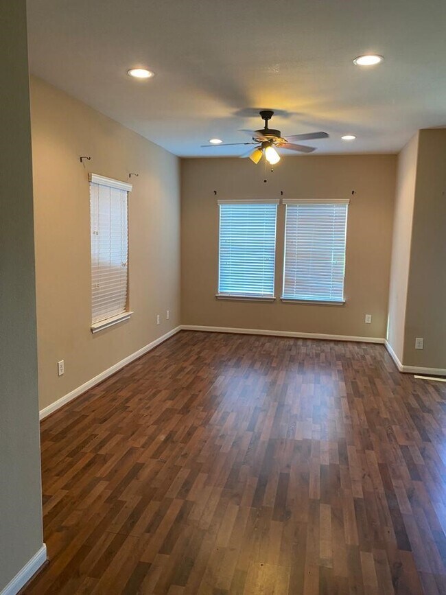 Building Photo - 17117 Wilthorne Gardens Ct