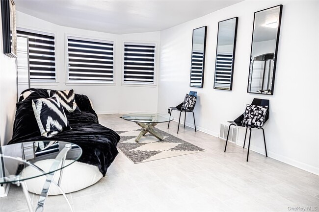 Building Photo - 1 Summer Ln