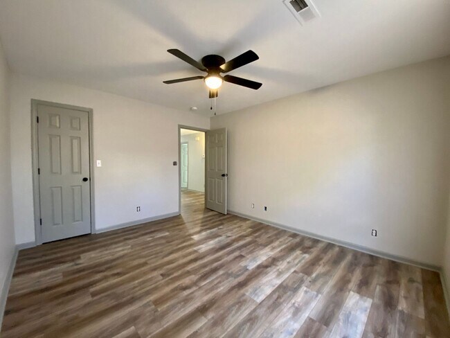 Building Photo - 268 Executive Ave