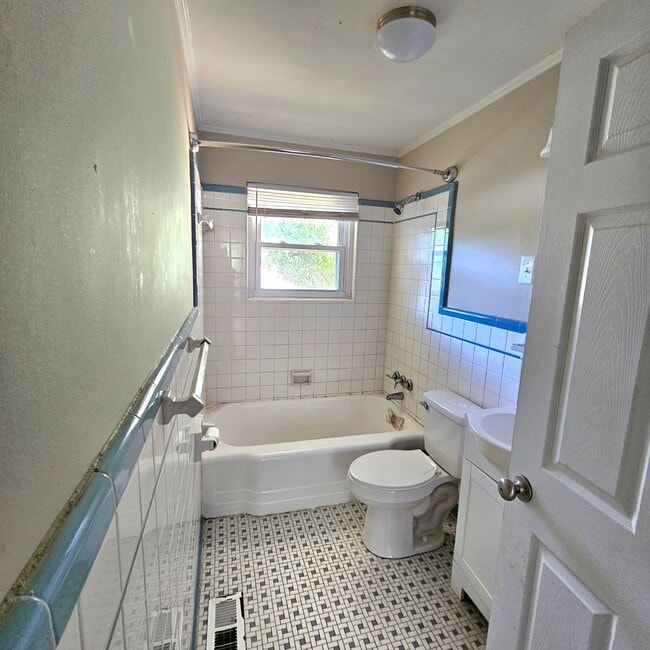 Building Photo - 2 bedroom home for rent!