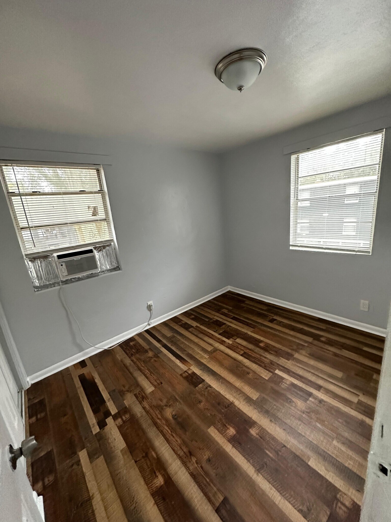 Building Photo - 2026 Palafox St