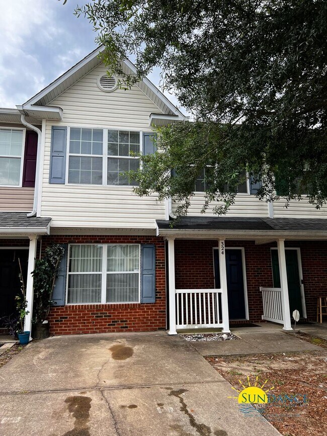 Building Photo - Spacious 3 Bedroom In Crestview!