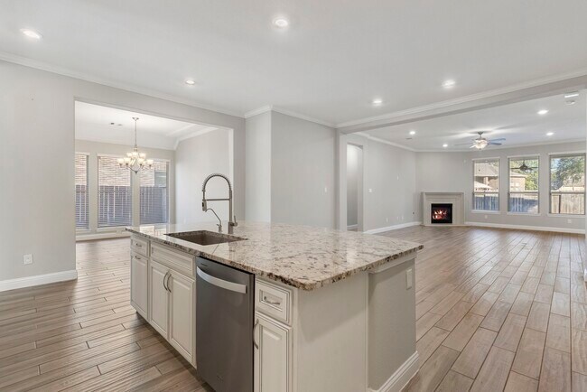 Building Photo - 18855 Collins View Dr