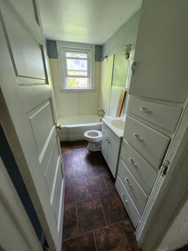 Building Photo - 750 includes all utilities