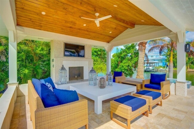 Building Photo - 807 Snug Island