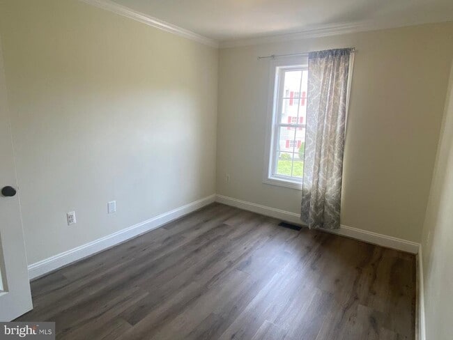 Building Photo - 205 Shaw Ct
