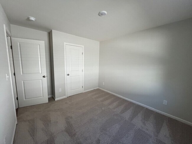 Building Photo - Cozy New-Build in Leland!