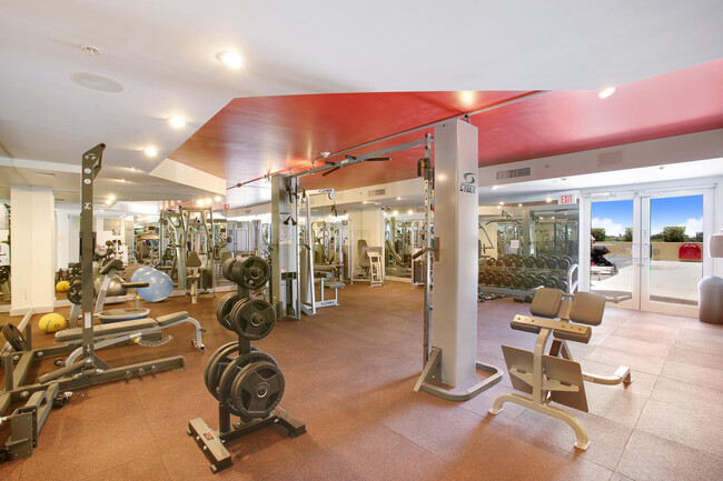 Building Photo - 1551 N Flagler Dr