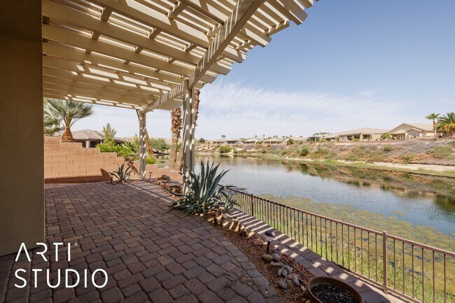 Building Photo - Beautiful 2-bedroom 2-bathroom and 2-car garage located in a gated community