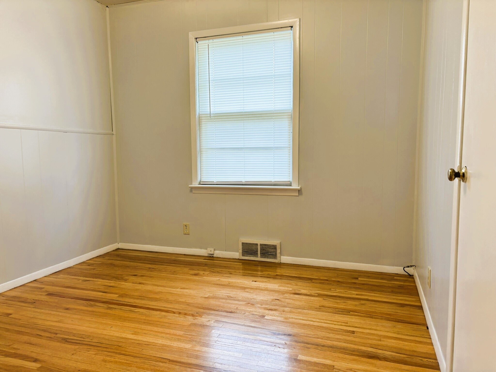 Building Photo - 3425 S Handley St