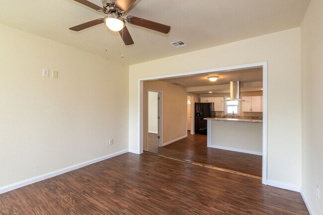 Building Photo - 3 Bed | 2 Bath in Coweta!