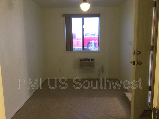 Building Photo - 2088 Del Rey Dr