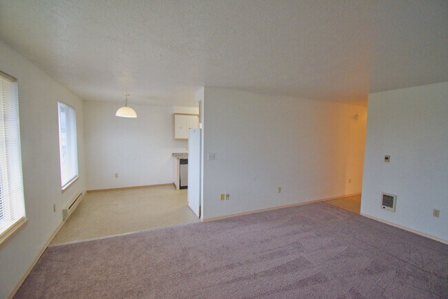 Building Photo - 125 E Elmore St