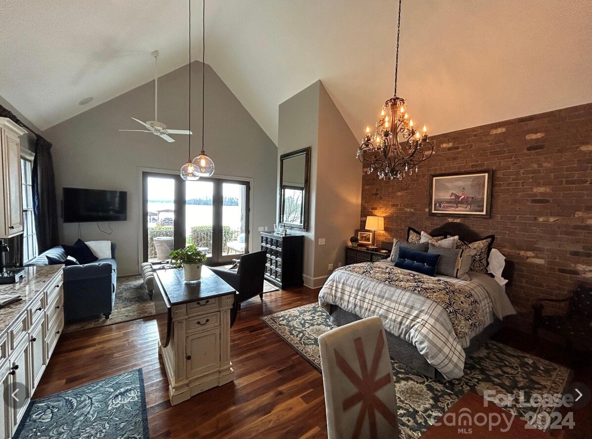 Building Photo - 17120 Belle Isle Dr