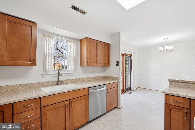 Building Photo - 3120 Valentino Ct