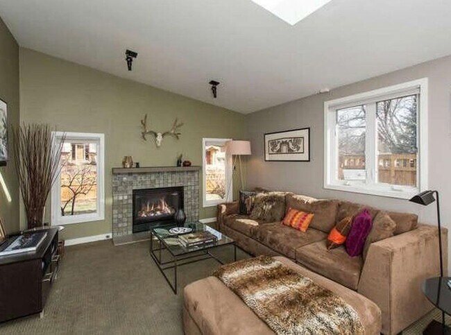 Building Photo - 4 Bed 3 Bath Home In North Boulders Catalpa Park Neighborhood!