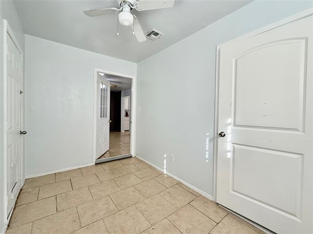 Building Photo - 2112 Tanglewood St