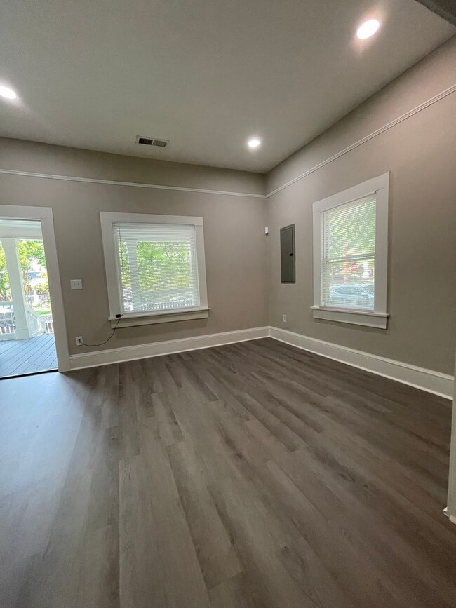 Building Photo - AMAZING 3br/2ba NEW RENOVATION IN ATLANTA!...