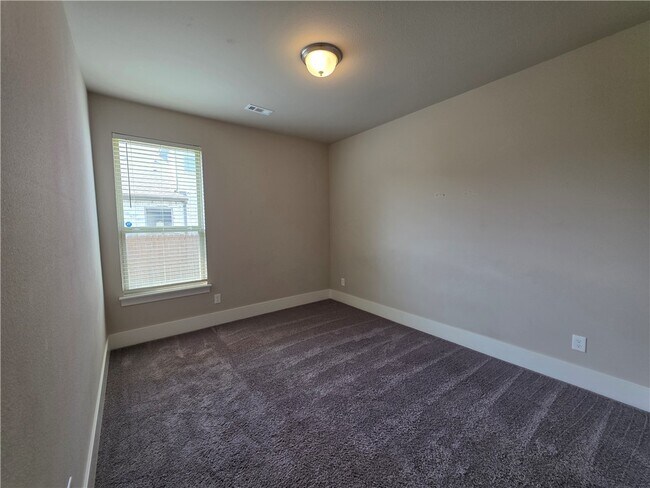 Building Photo - 616 Mill Pond Wy