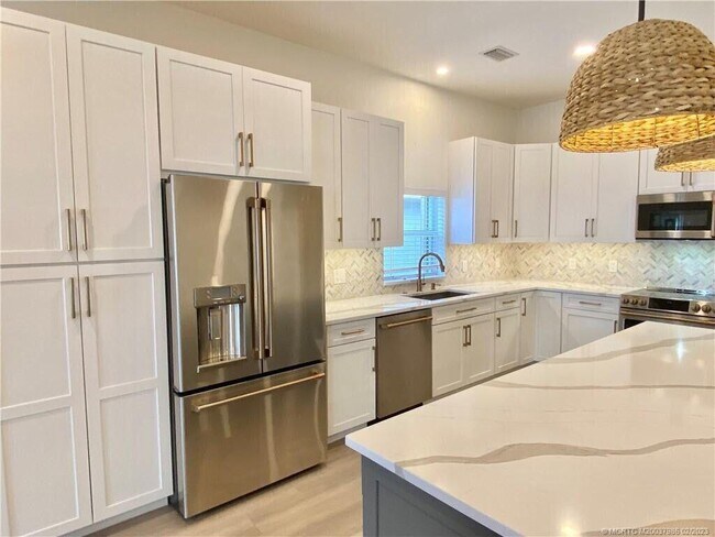 Building Photo - 1704 Primrose Ct