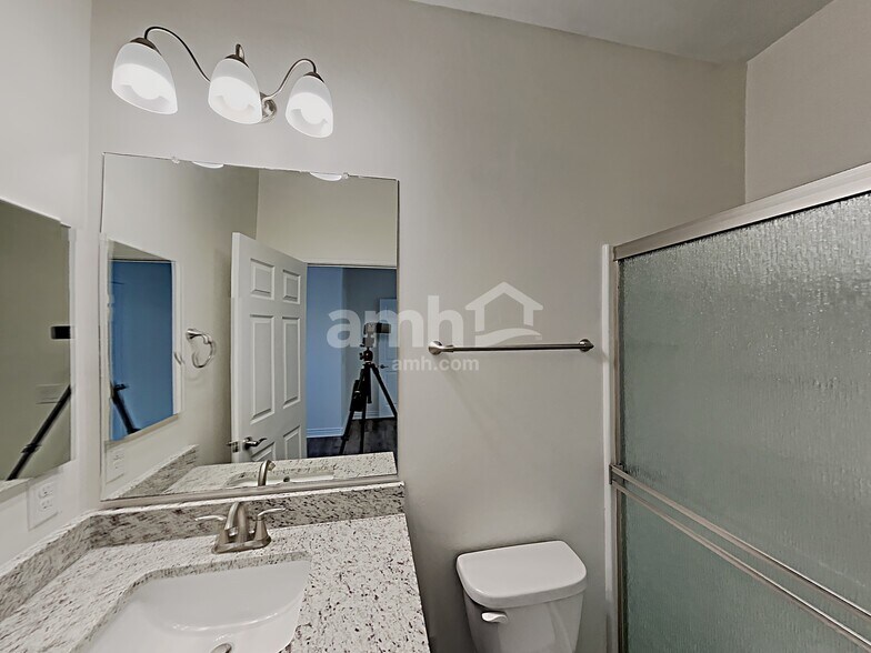 Building Photo - 9081 Blue Saguaro St