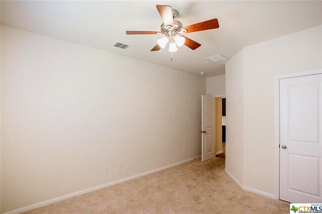 Building Photo - 242 Mossycup Dr
