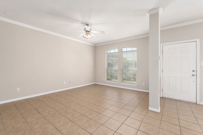 Building Photo - Available for August 2026 Pre-Lease! 4 Bed, Bath in Waterwood Townhomes!