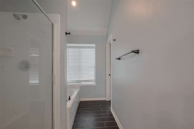 Building Photo - 311 N Esplanade Ln