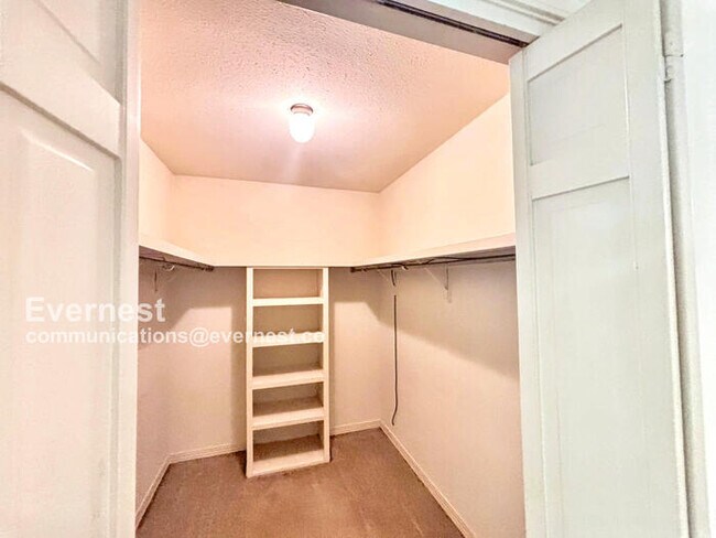 Building Photo - 37 Crossgates Dr