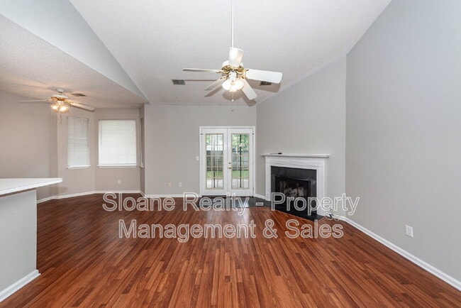 Building Photo - 1584 Kentwood Cir