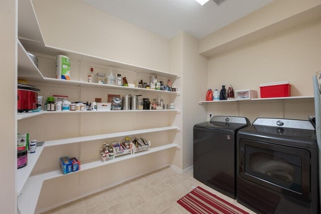 Building Photo - 14813 Mistletoe Heights Dr