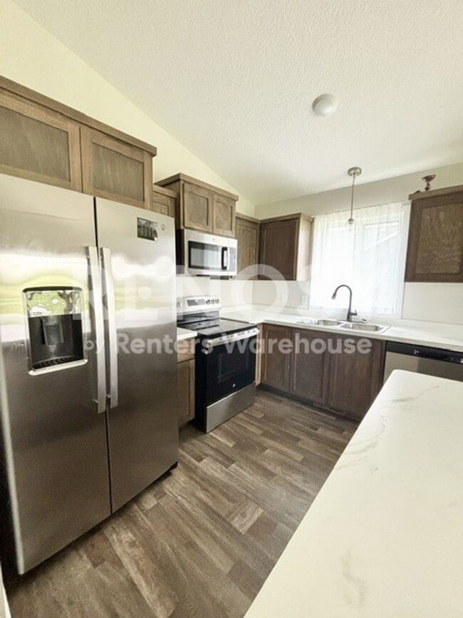 Building Photo - 4634 9th St NE