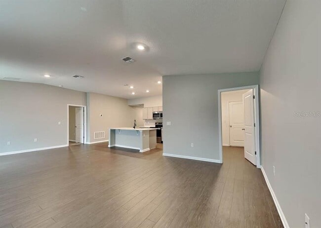 Building Photo - 10018 N Hartts Dr