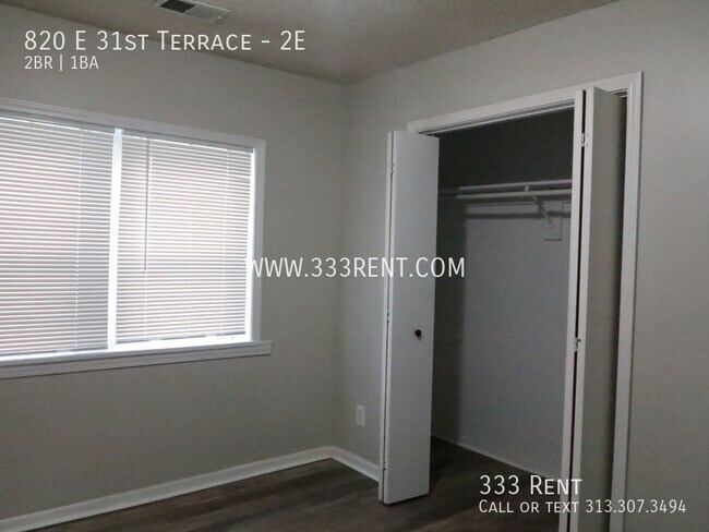 Building Photo - 820 E 31 Terrace