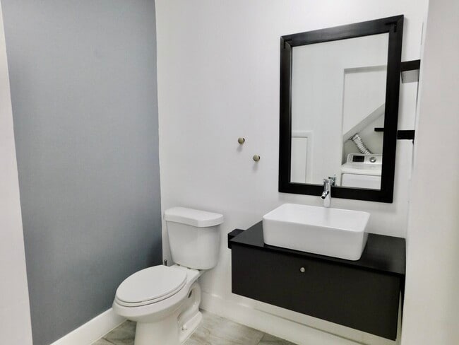 Building Photo - 4155 Turnberry Cir