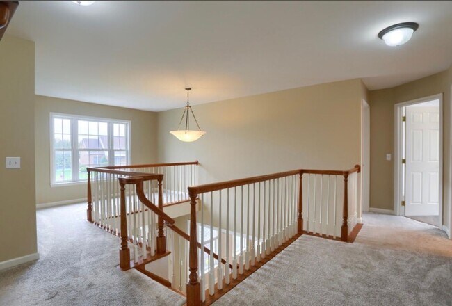 Building Photo - Luxury 5-Bedroom Home for Rent – $4,500/Month + Utilities