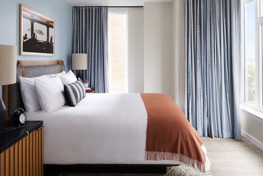 Building Photo - 1122 Madison St