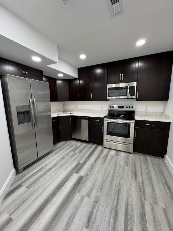 Building Photo - 8611 Lonicera Ct