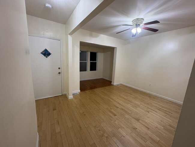 Building Photo - 413 Georges Pl