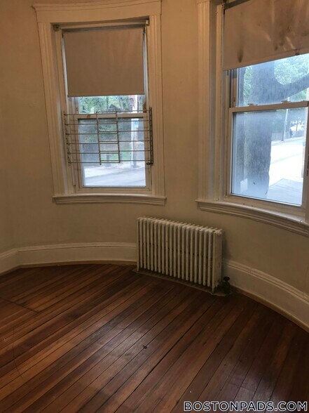 Building Photo - 128 Allston St