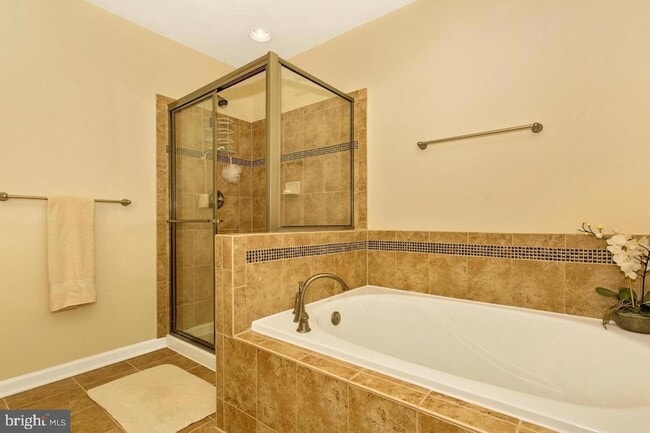 Building Photo - 5028 Small Gains Wy