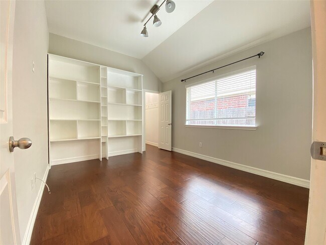 Building Photo - 2222 Alberton Ln