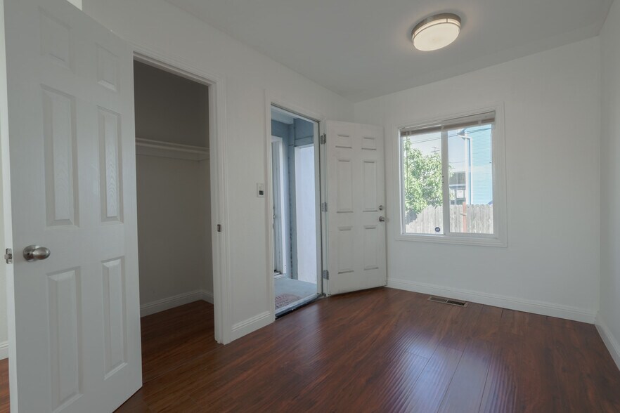 Building Photo - 3765 Angelo Ave