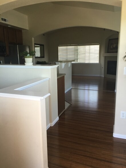 Building Photo - 5039 Brookfield Dr