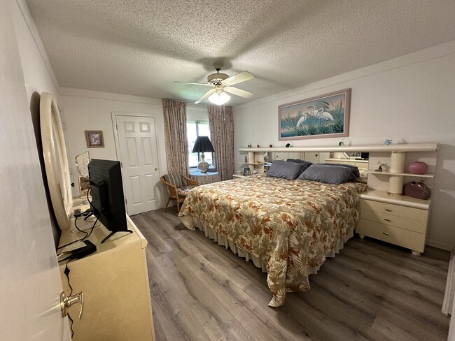 Building Photo - 1647 Brookhouse Ct