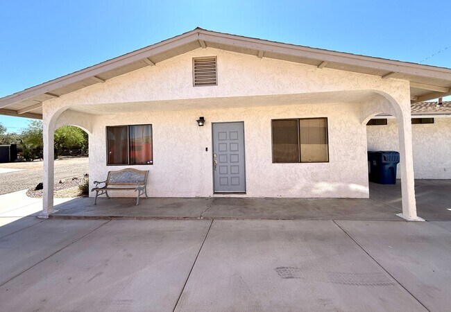 Building Photo - Charming 3BR Home w/ River Views, Open Floor Plan & Island Kitchen- Available Now!