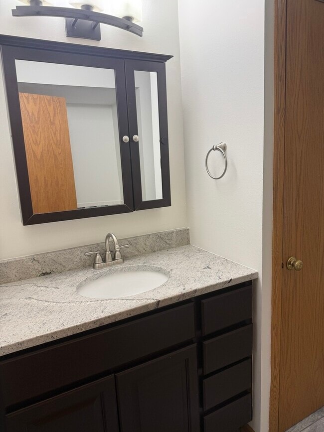 Building Photo - 8316 High Point Cir