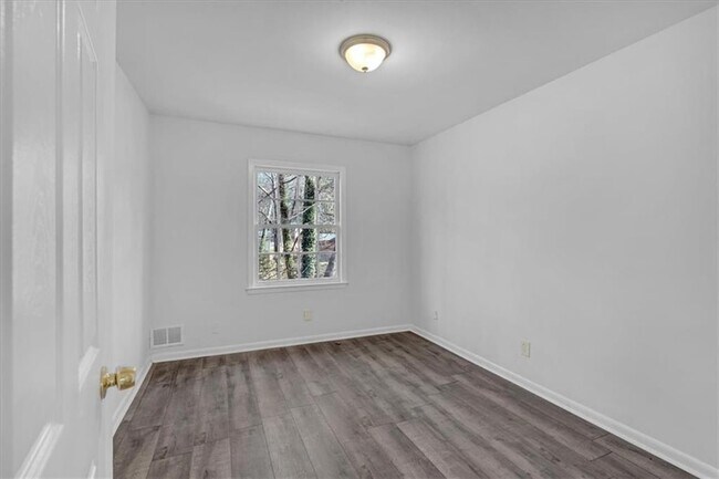 Building Photo - 2080 Bluffton Way
