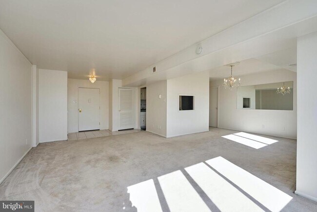 Building Photo - 5340 Holmes Run Pkwy