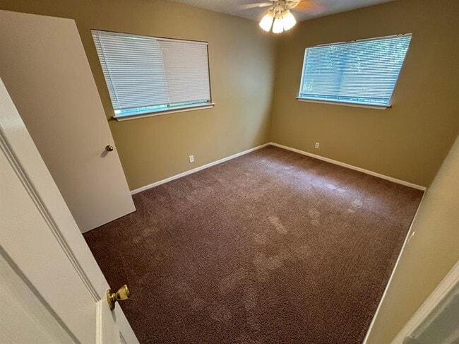 Building Photo - 417 Live Oak St